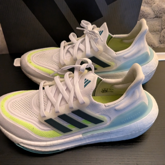 Adidas Ultraboost Light Men's Size 7 - Picture 4 of 6